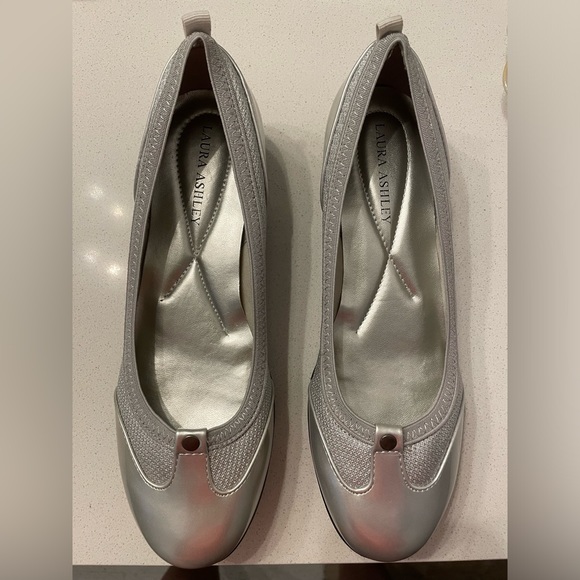 Like new!! Metallic silver Laura Ashley comfy flats - Picture 2 of 7